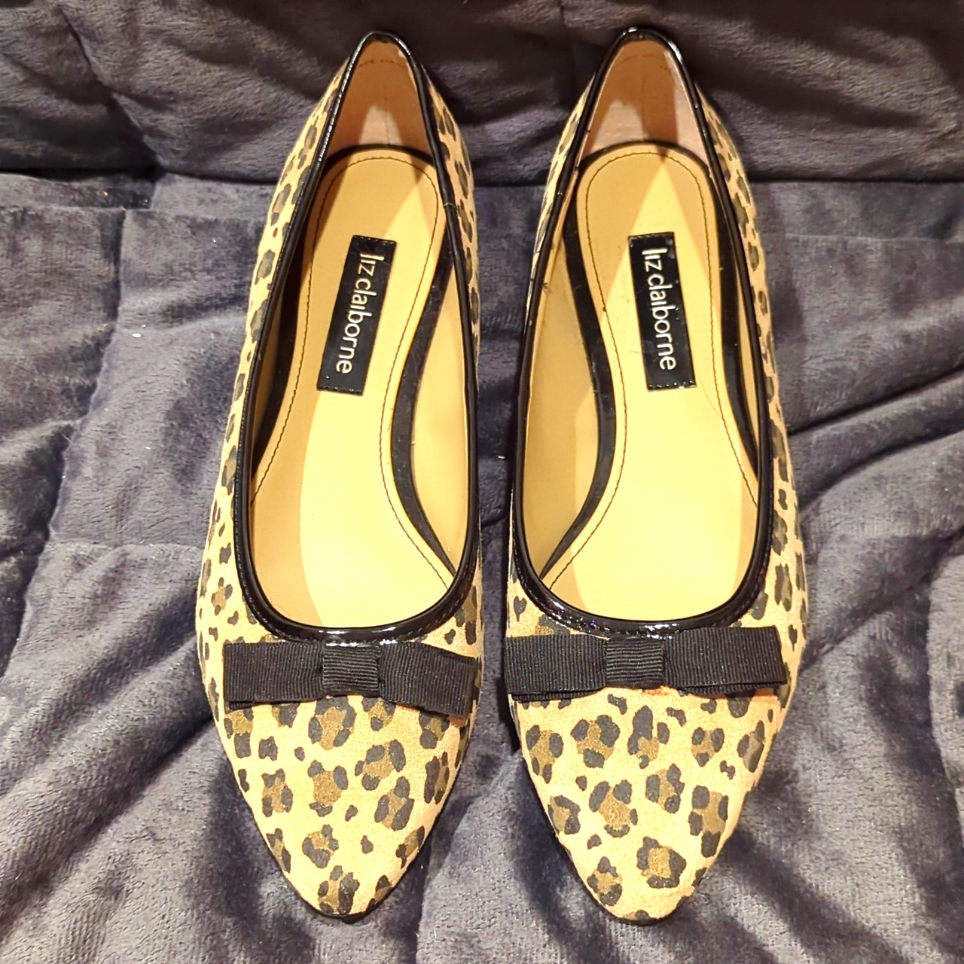 Animal Print Leather Liz Claiborne Flats With Black Bow In Size 7m. Nwot